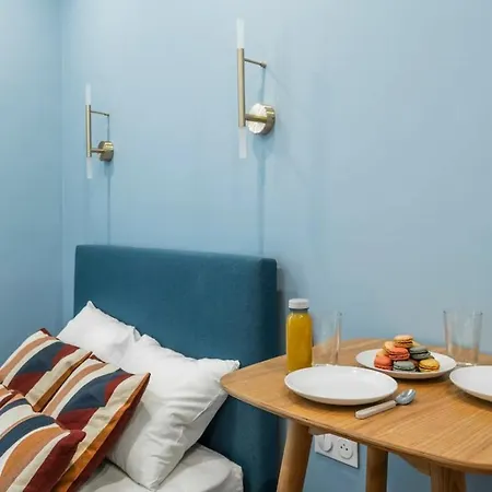 Air-conditioned & Comfortable - Batignolles Side