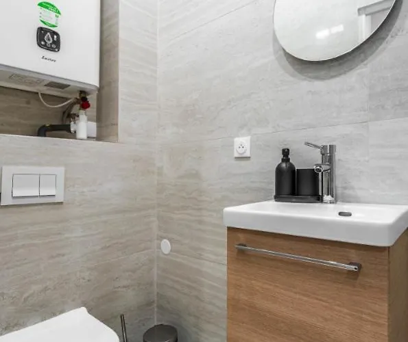 Air-conditioned & Comfortable - Batignolles Side *